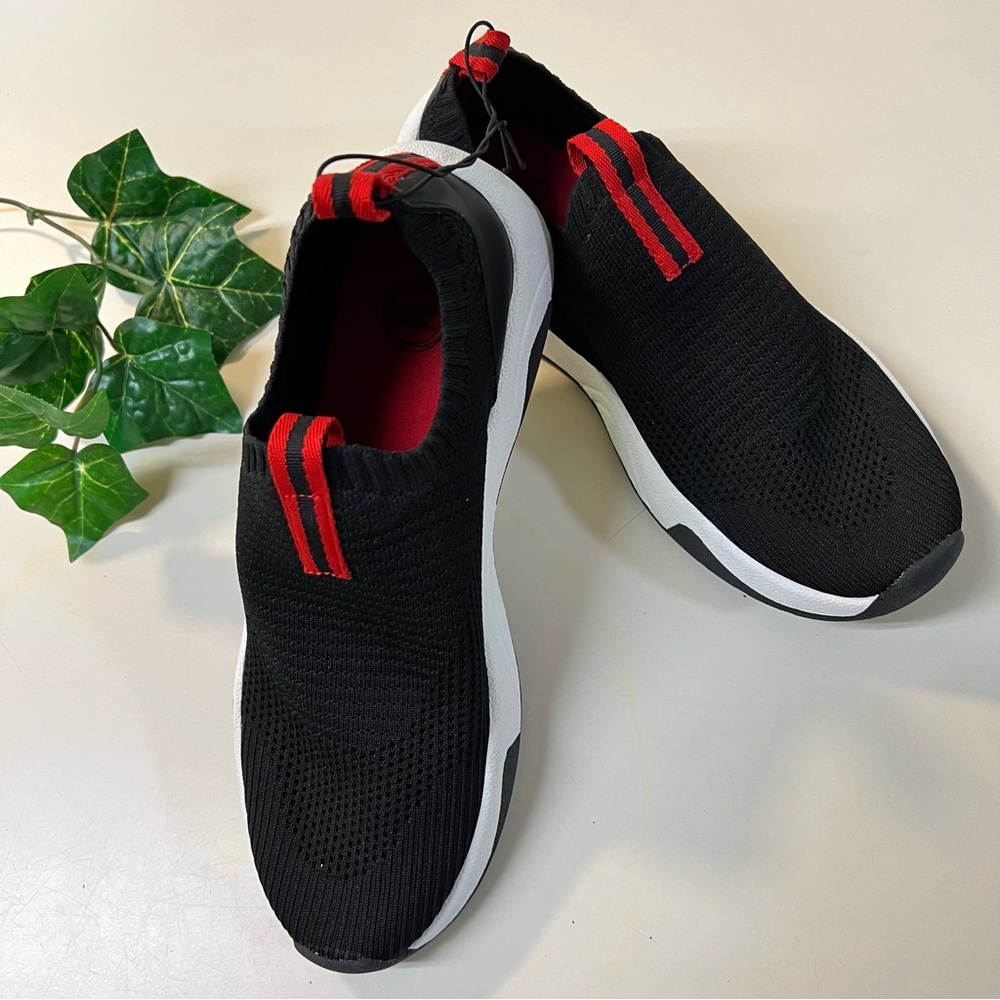 Wonder Nation Black Red Mesh Slip On Sneaker Women Shoes NWOT Size 6
